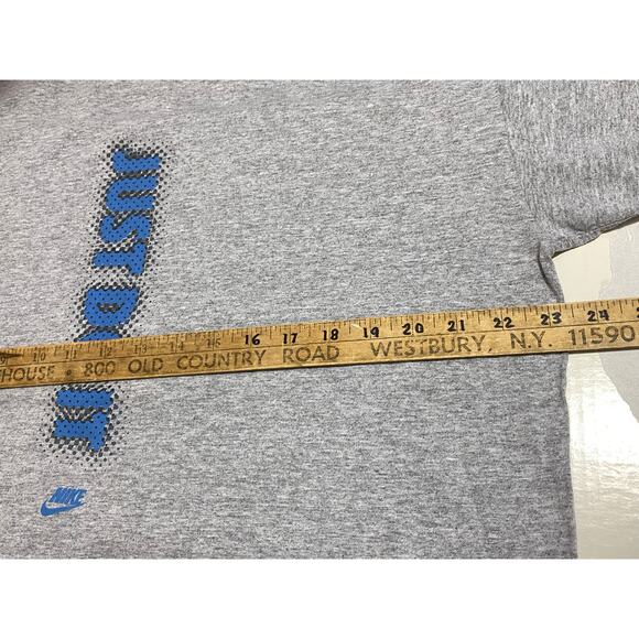 Vintage Y2K Nike Silver Tag Swoosh T-Shirt Fits Size Adult XL Gray - Picture 3 of 8